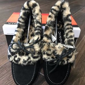 Vionic Cozy Juniper Slipper Shoe in Sz. 9